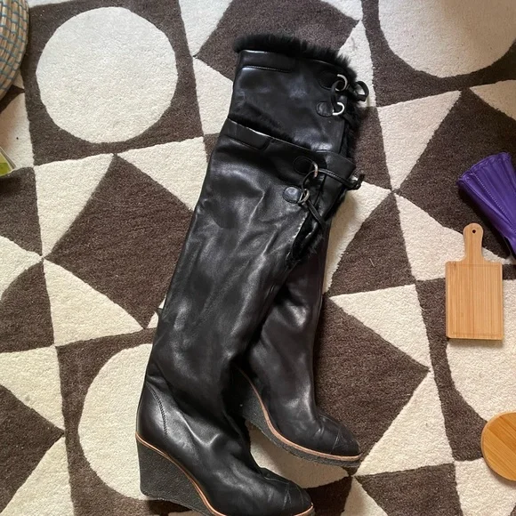 Size 38 Real fur lined CHANEL boots, remember Chanel is made small. - Picture 3 of 7